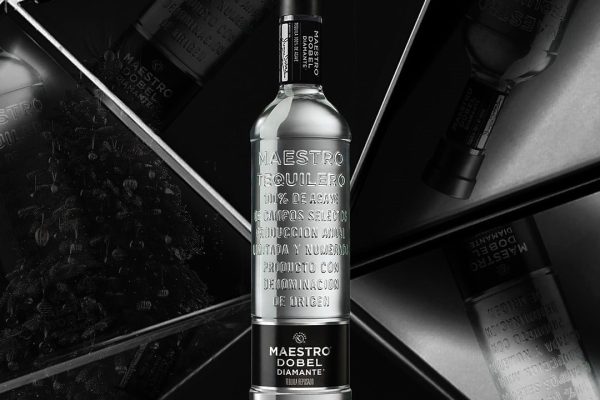 Dobel Diamante 32 - Lifestyle Image Dobel Diamante 32 - Lifestyle Image