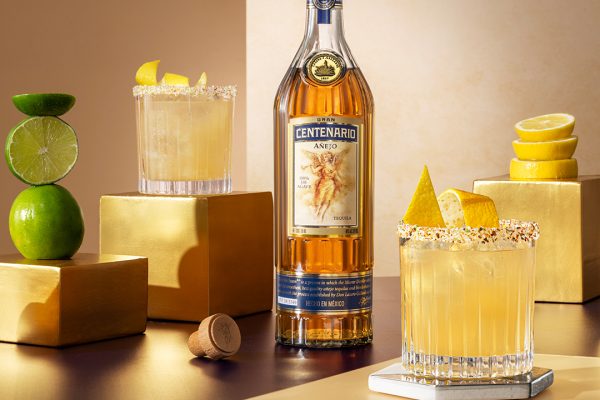 Gran Centenario Anejo Golden Angel Tabletop (1x1) - Beauty Shot Gran Centenario Anejo Golden Angel Tabletop (1x1) - Beauty Shot