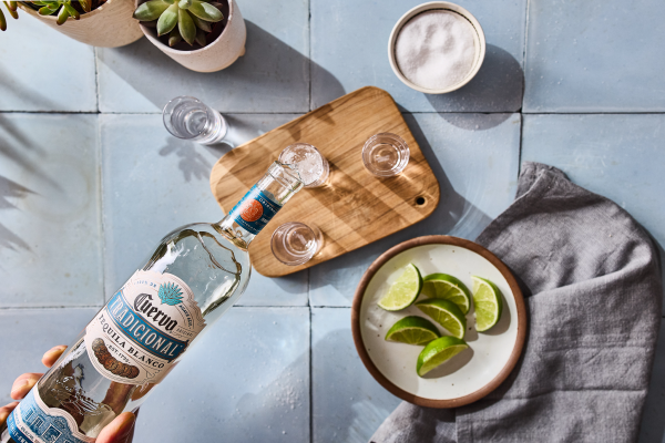 Jose Cuervo Tradicional New Label Pour - Beauty Shot Jose Cuervo Tradicional New Label Pour - Beauty Shot